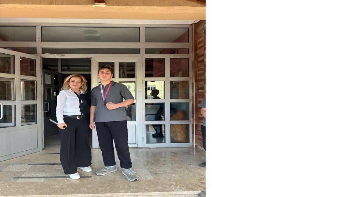 ULUSLARARASI YAPILAN TURNUVADA MADALYA KAZANAN ÖĞRENCİLERİMİZ